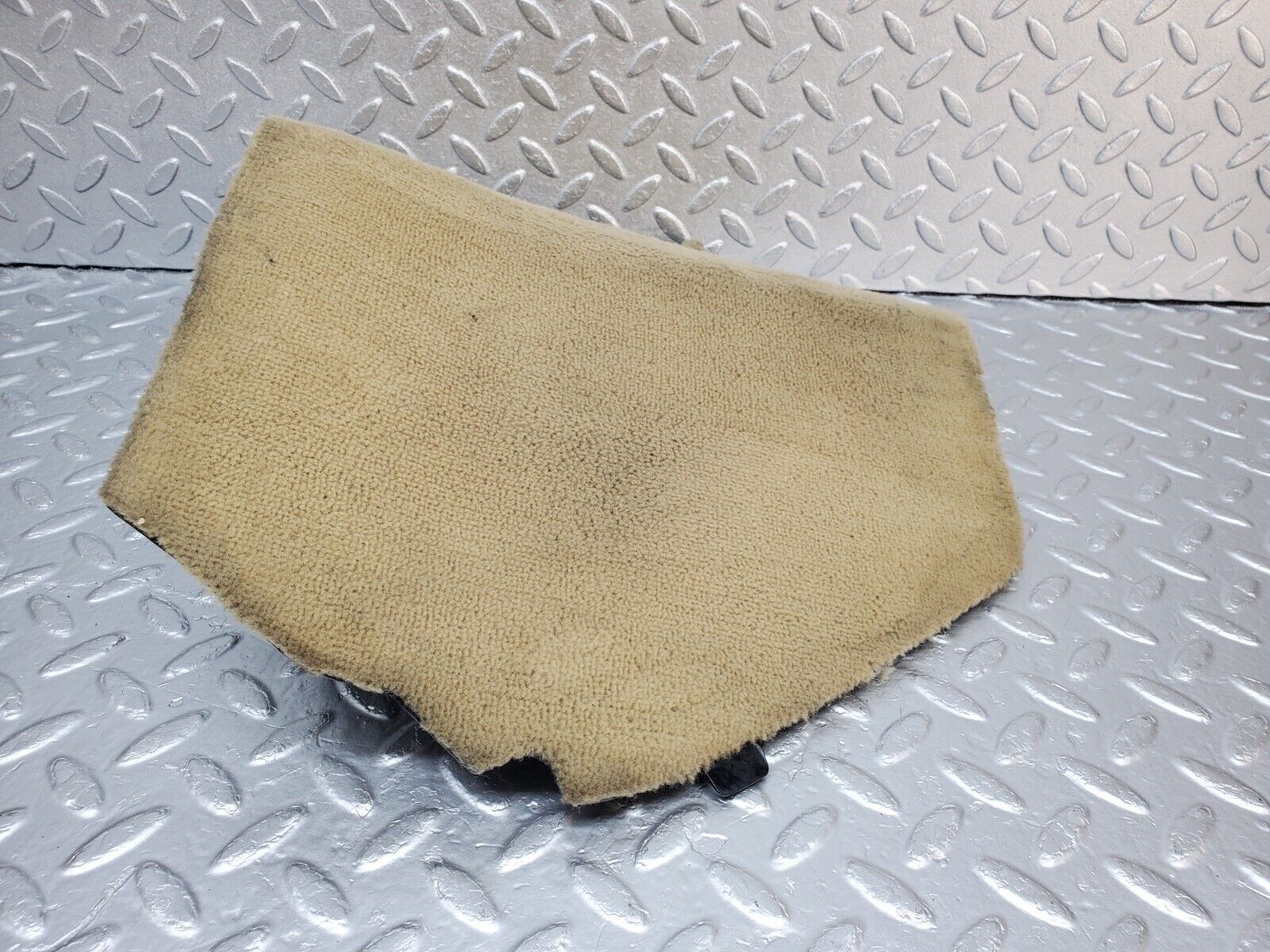 45692 Mercedes-Benz W126 420SE Front Right Kick Panel Beige 1266880406