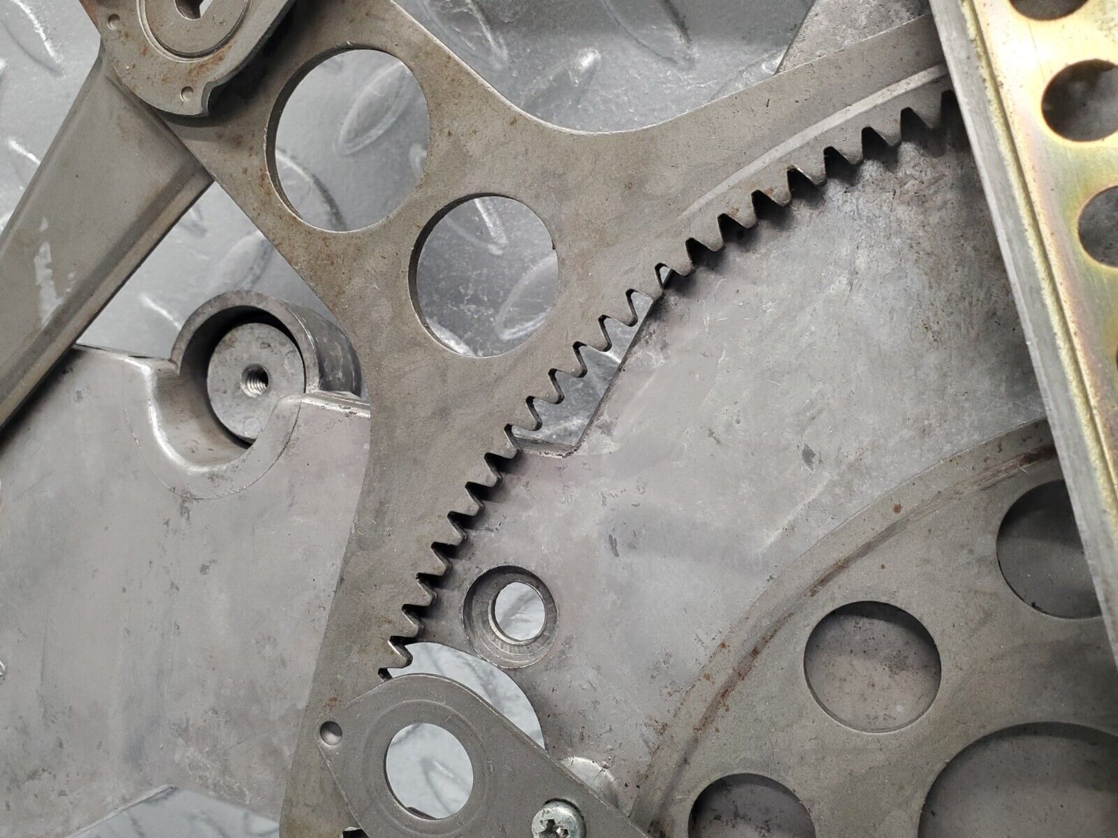 44051691