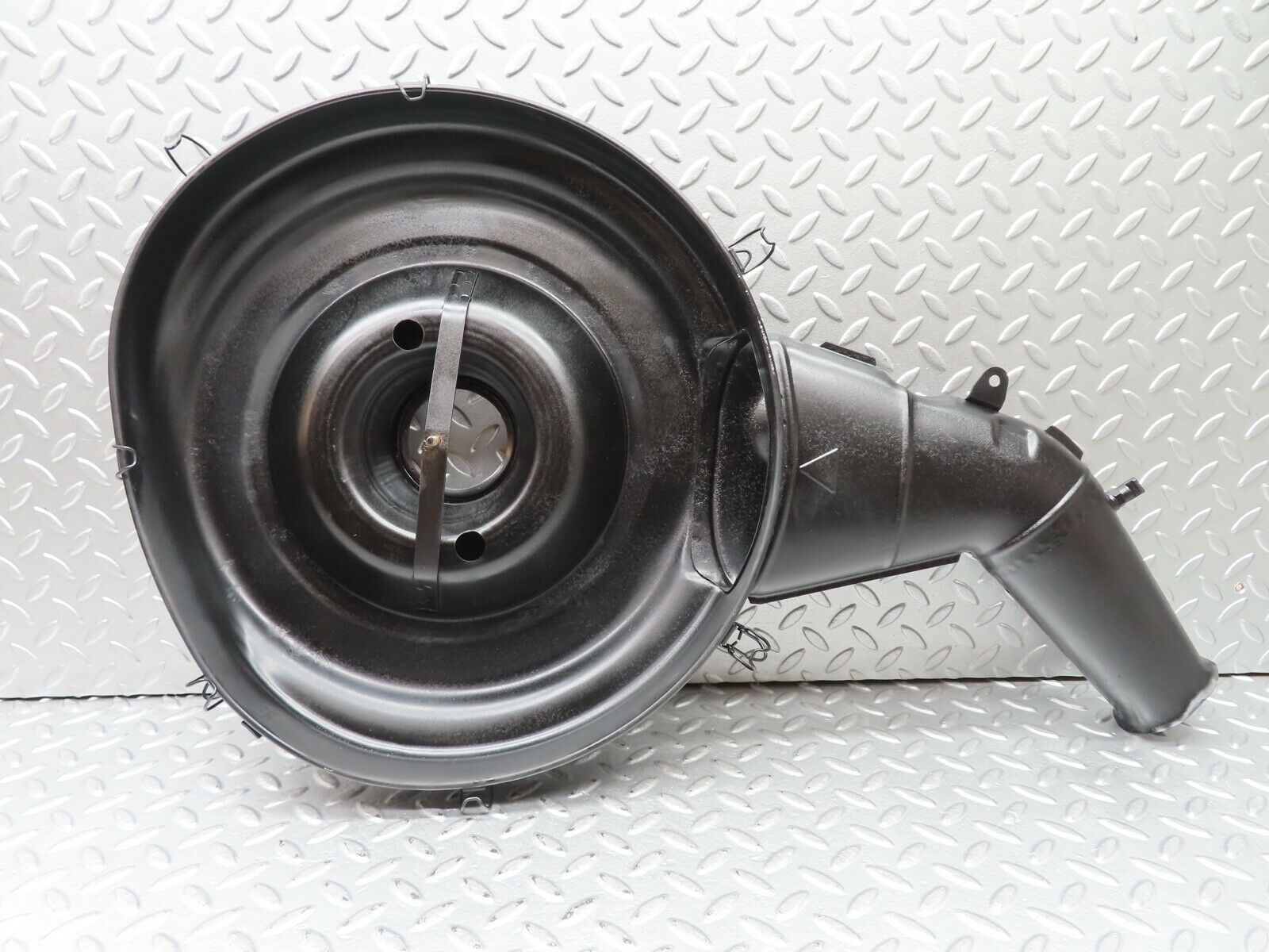 20545 Mercedes-Benz R107 450SL Air Filter Box Housing 0070942702