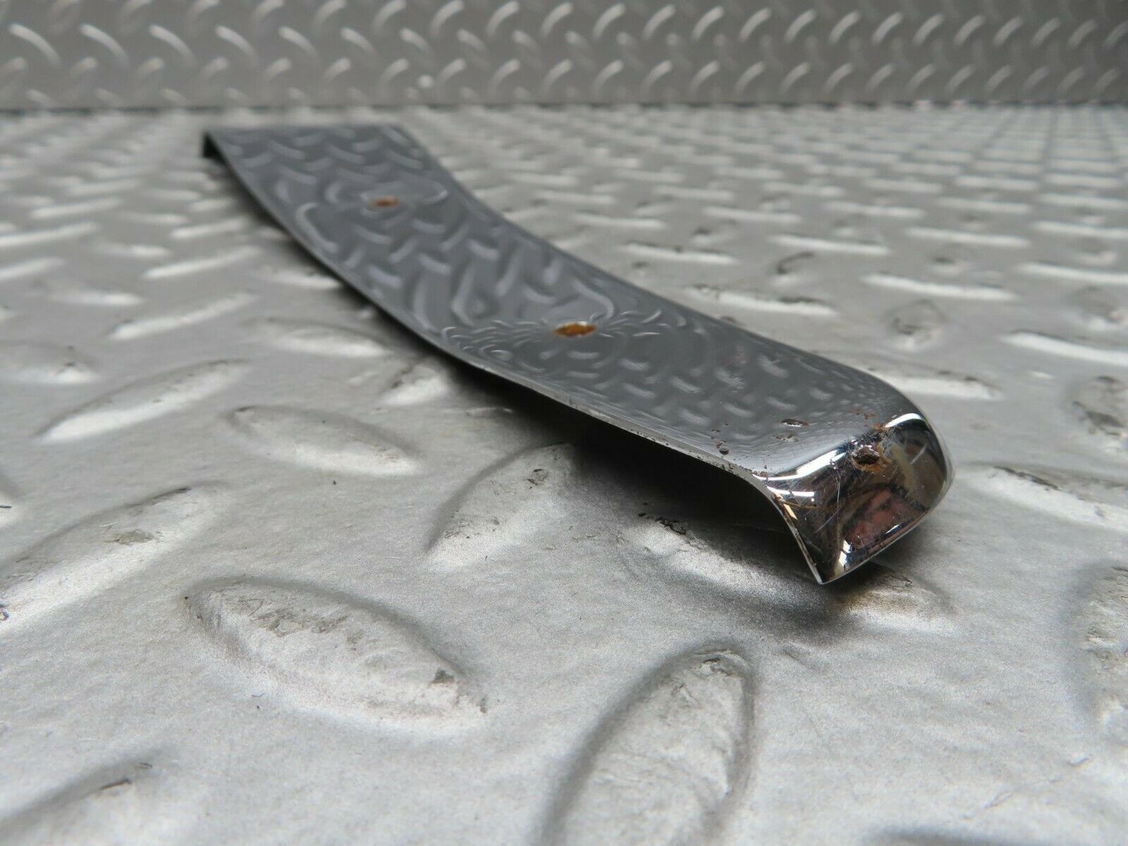 15616 Mercedes-Benz R107 450SL Left Door Chrome Cover