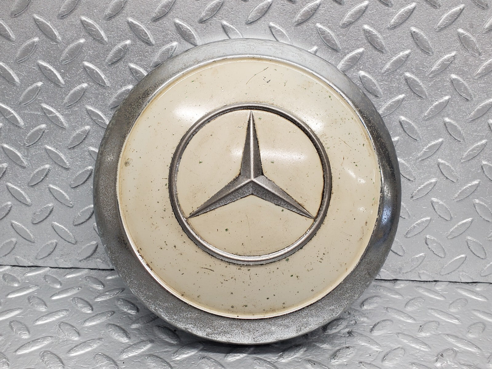 44523933