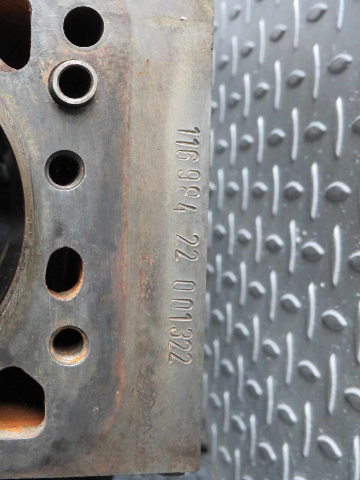 39979 Mercedes-Benz R107 350SL Engine Block 116.984 1160110801