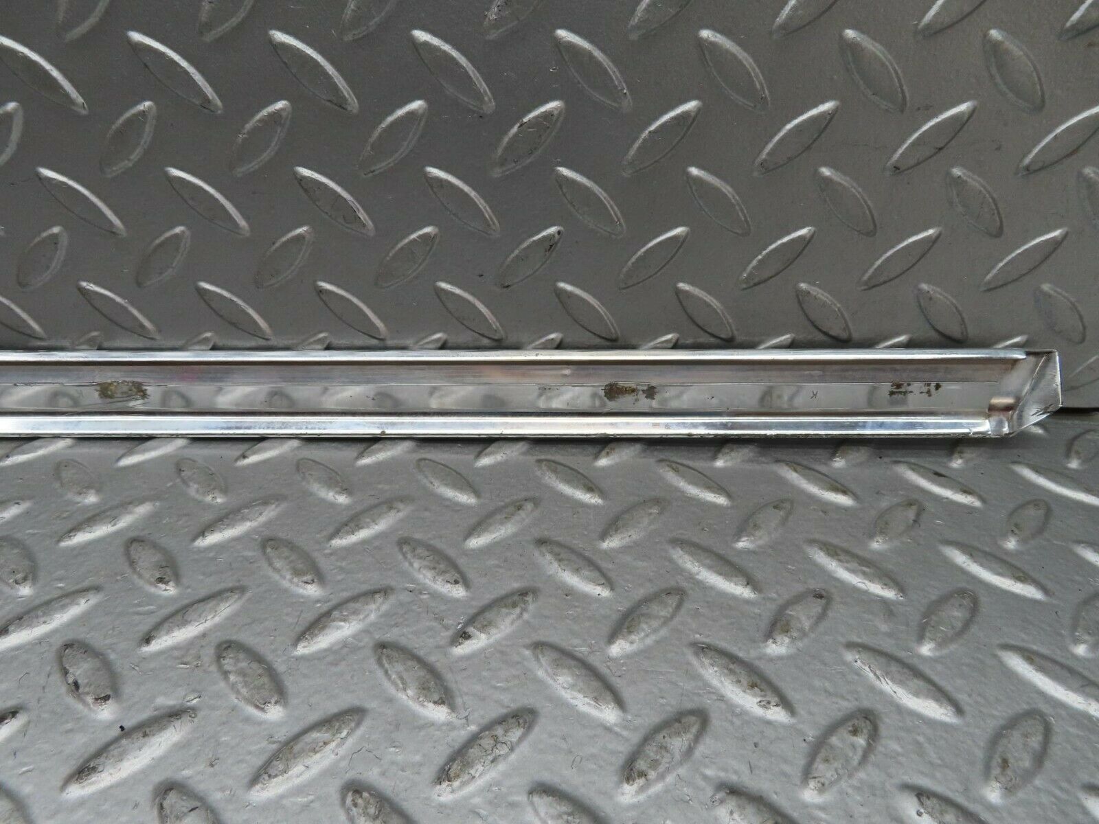 15716 Mercedes-Benz R107 450SL Right Door Chrome Trim