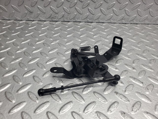 W124 Wagon throttle linkage used OEM