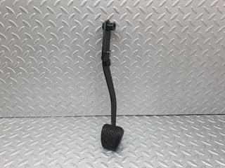 42698 Mercedes-Benz W201 190 2.0L Brake Pedal With Rubber 2012920082