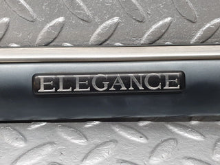 41802 Mercedes-Benz W202 C200 Front Right Fender Wing Centre Moulding 2026909262