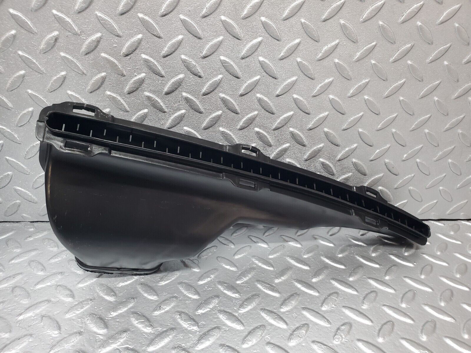 45915 Mercedes-Benz W126 420SE Dashboard Air Vent Duct 2x 1268300219 1268300119