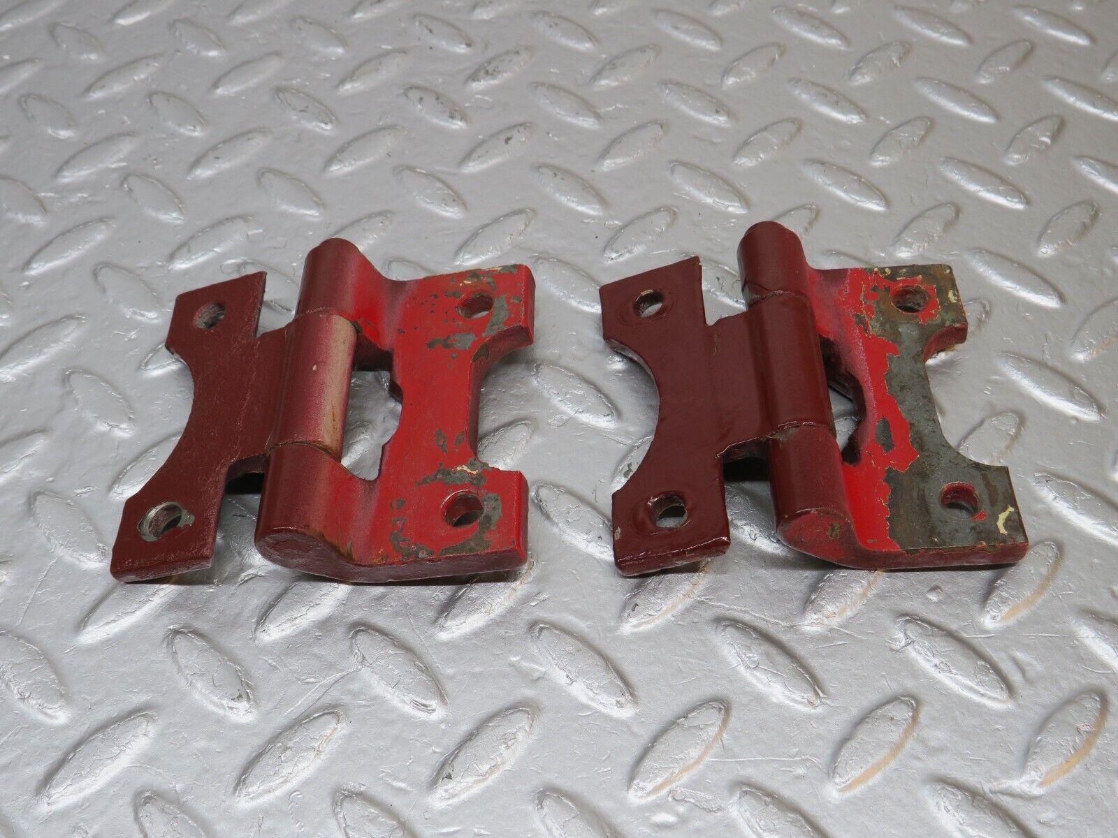 40030 Mercedes-Benz R107 350SL Door Hinge Right Side