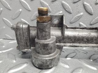 W124 Wagon fuel injector rail used OEM