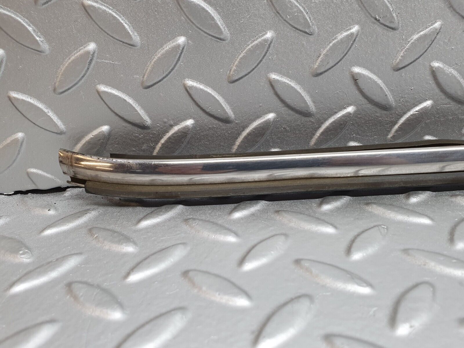 43461 Mercedes-Benz W108 280SE Rear Right Fender Wing Centre Moulding Trim