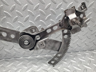 S123 Wagon front right manual window regulator used OEM