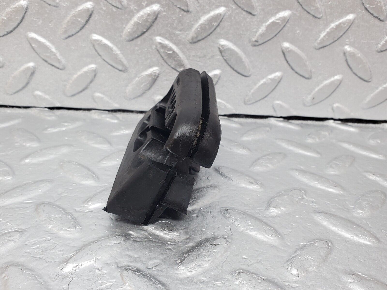 45725 Mercedes-Benz W126 420SE Firewall Grommet Right Side 1269971981