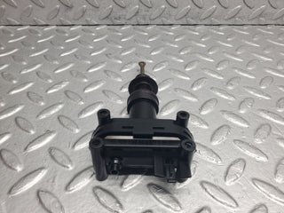 W124 Wagon door lock vacuum actuator rear used OEM