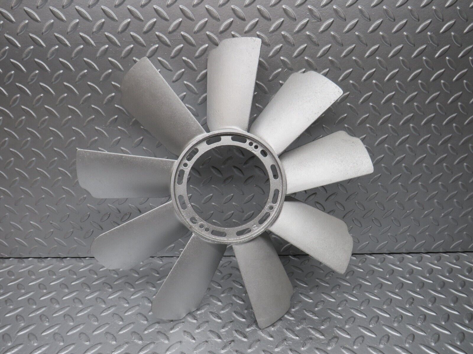 39220 Mercedes-Benz R107 500SL Engine Cooling Fan 1162051906