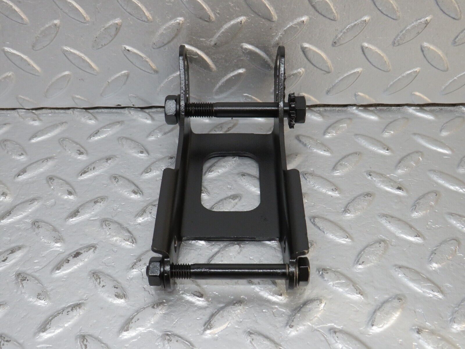 39925 Mercedes-Benz R107 350SL Alternator Generator Bracket