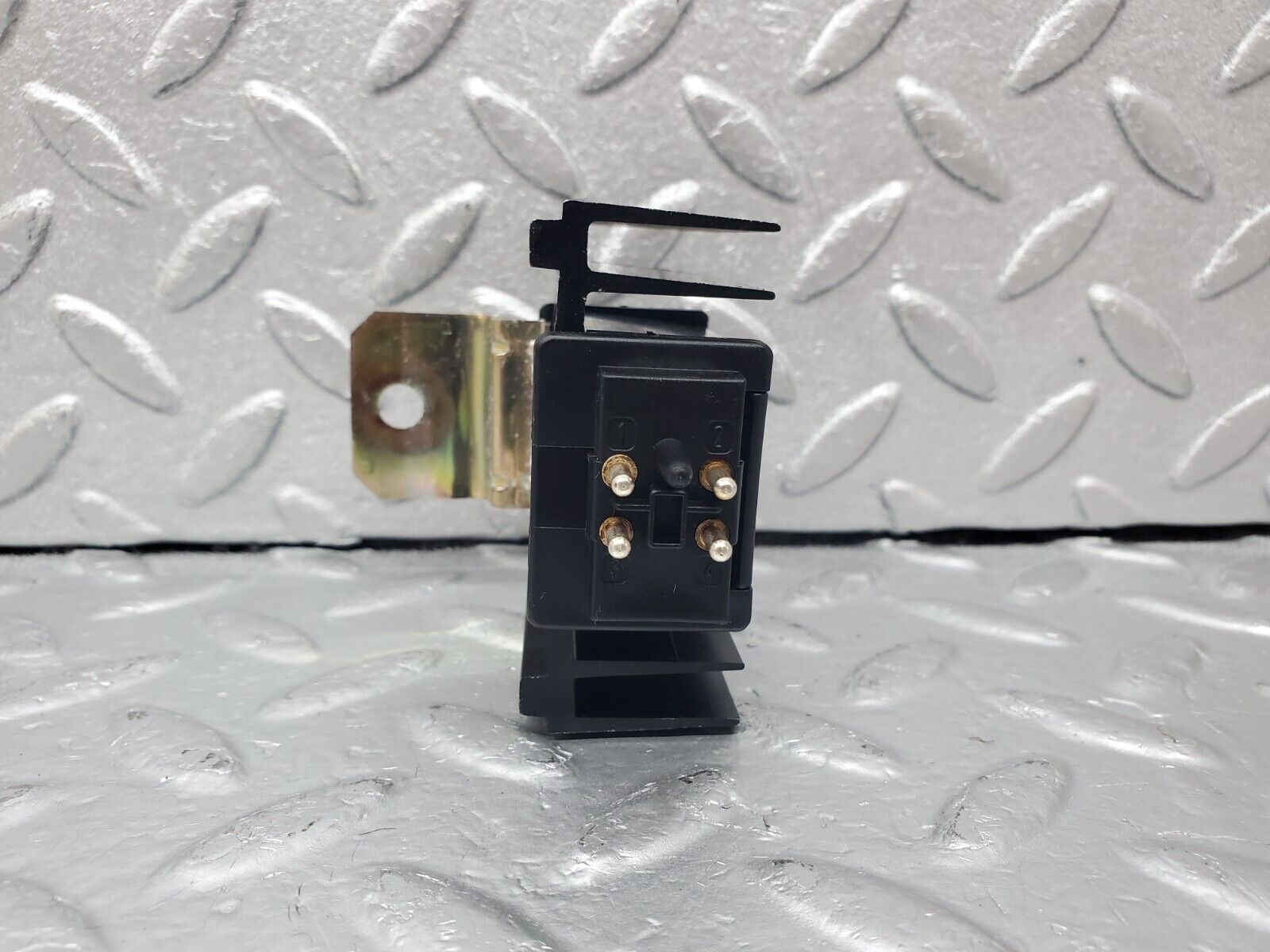 45585 Mercedes-Benz W126 420SE ECU Relay 0055459832