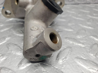 W201 Baby Benz brake master cylinder used OEM