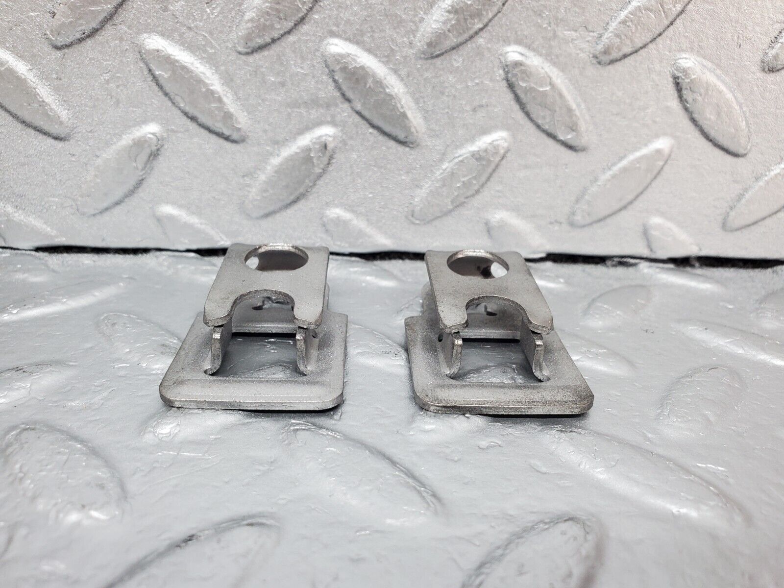 45224 Mercedes-Benz R129 300SL Coupe Fuel Injector Bracket 2x