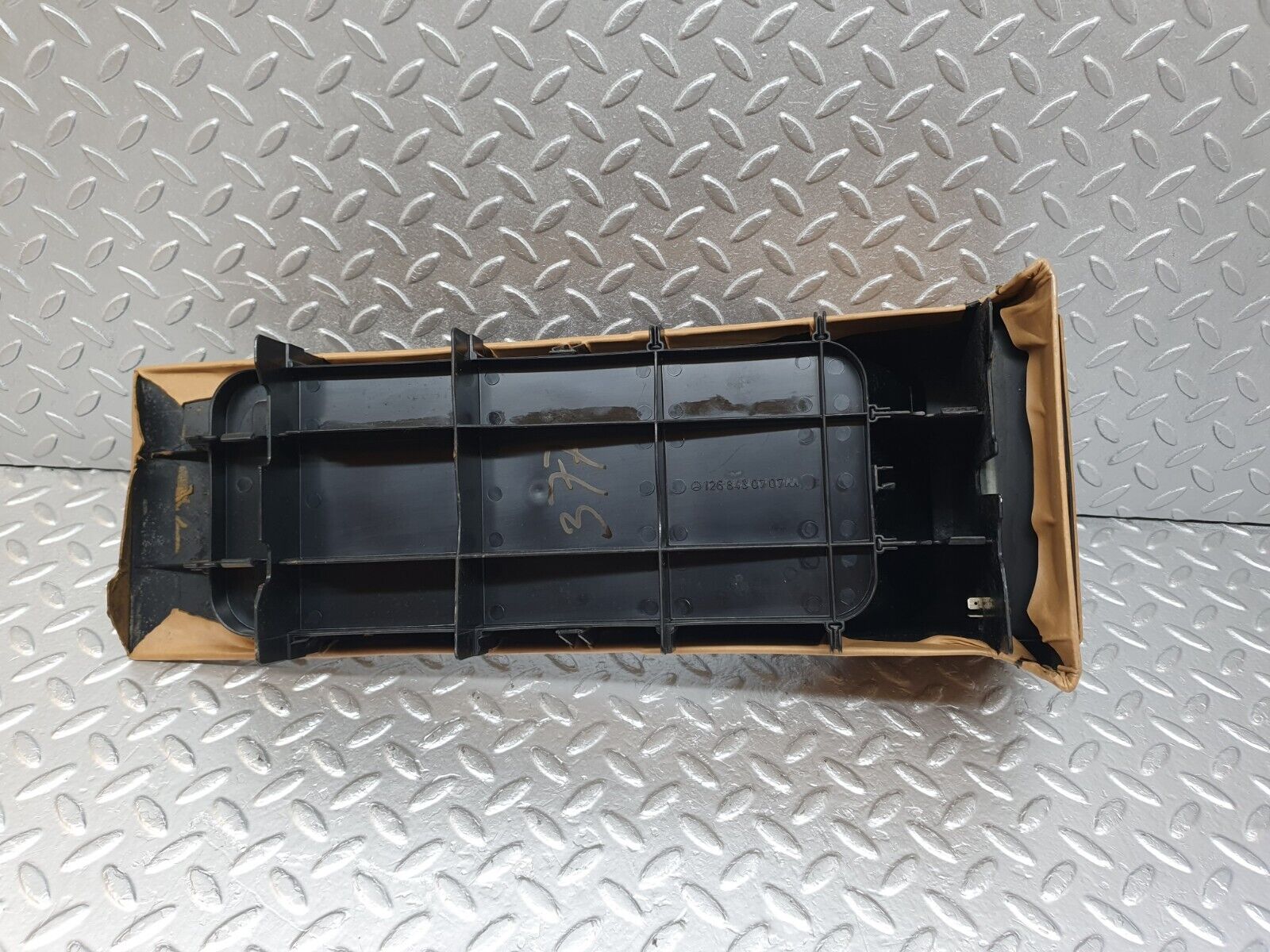 43784 Mercedes-Benz C126 380SEC Coupe Rear Centre Console 1268430707 1268430607