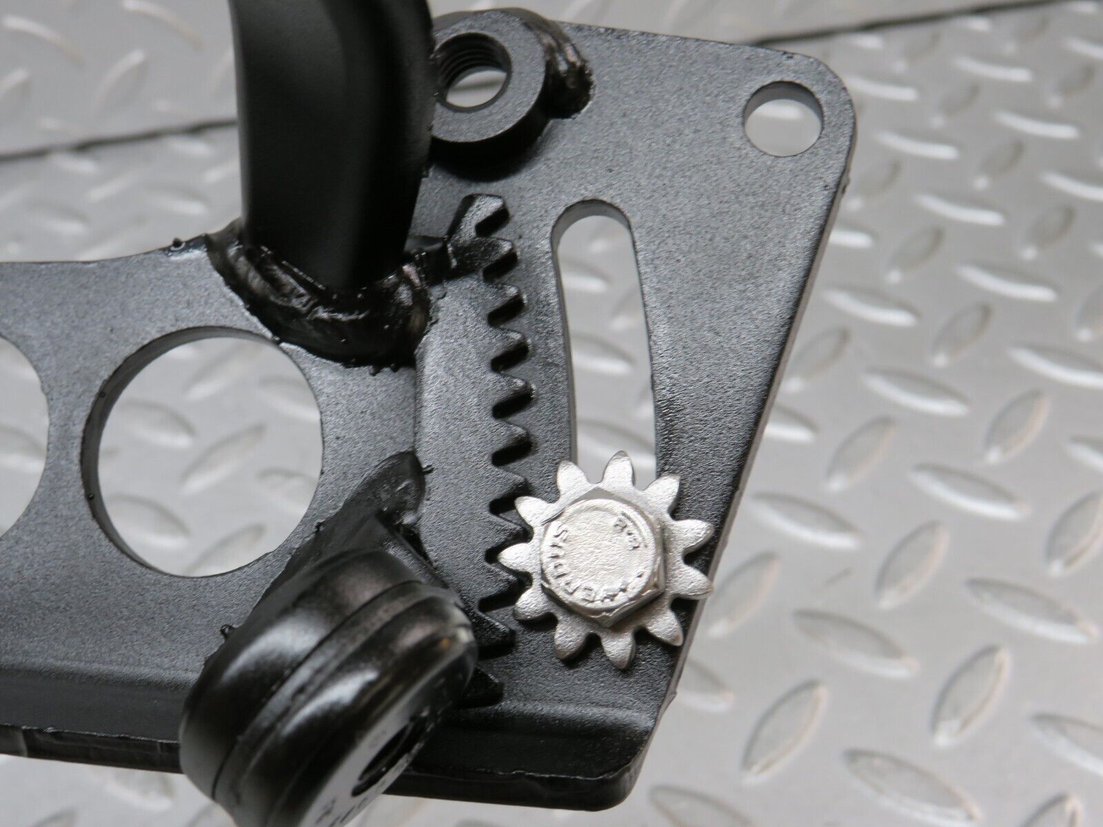 35495 Mercedes-Benz R107 280SL Power Steering Pump Bracket