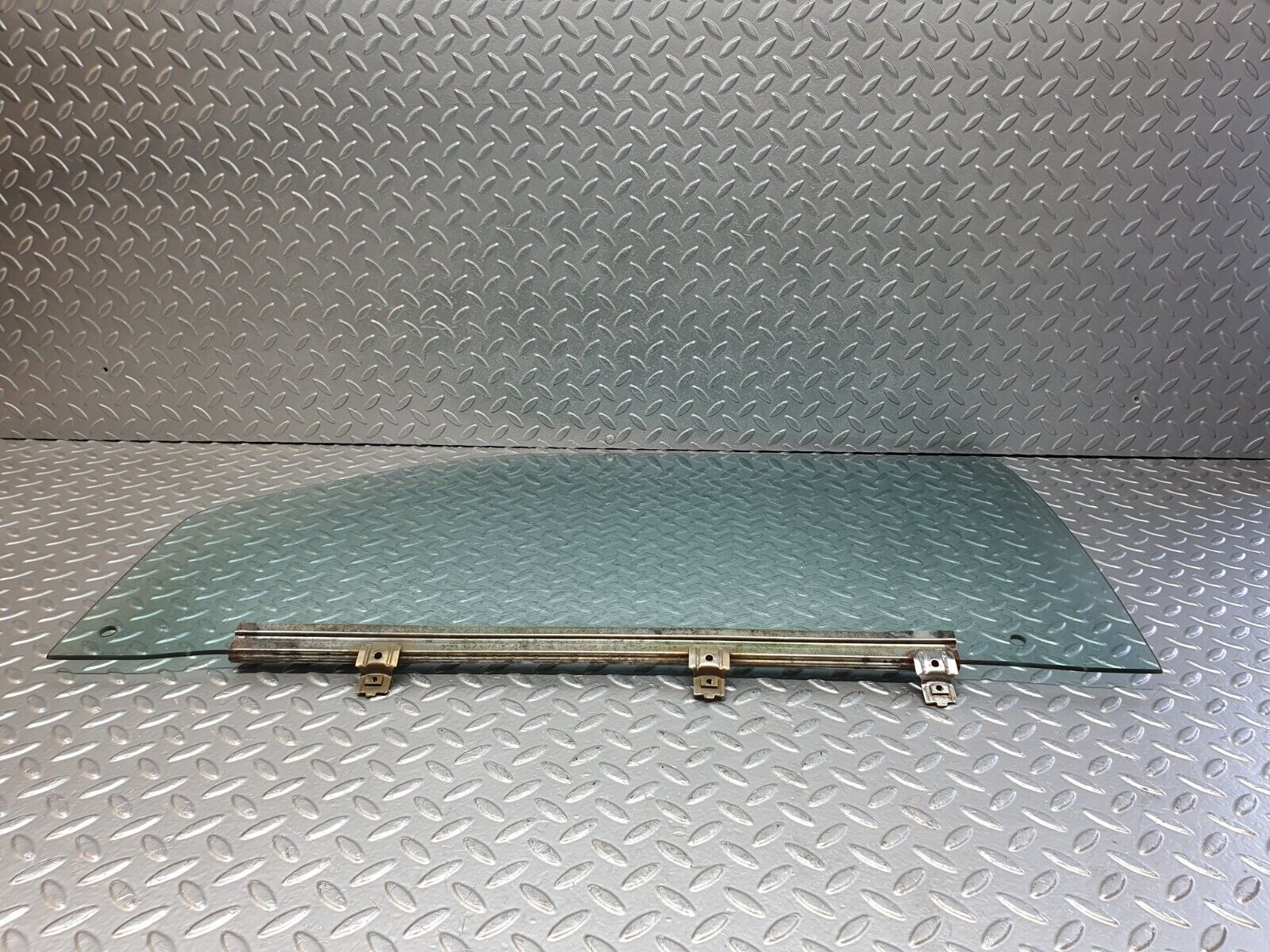 43757 Mercedes-Benz C126 380SEC Coupe Left Door Window Glass