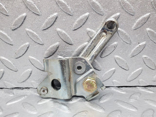 45881 Mercedes-Benz W126 420SE Front Right Seat Belt Bracket