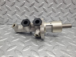 W201 Baby Benz brake master cylinder used OEM