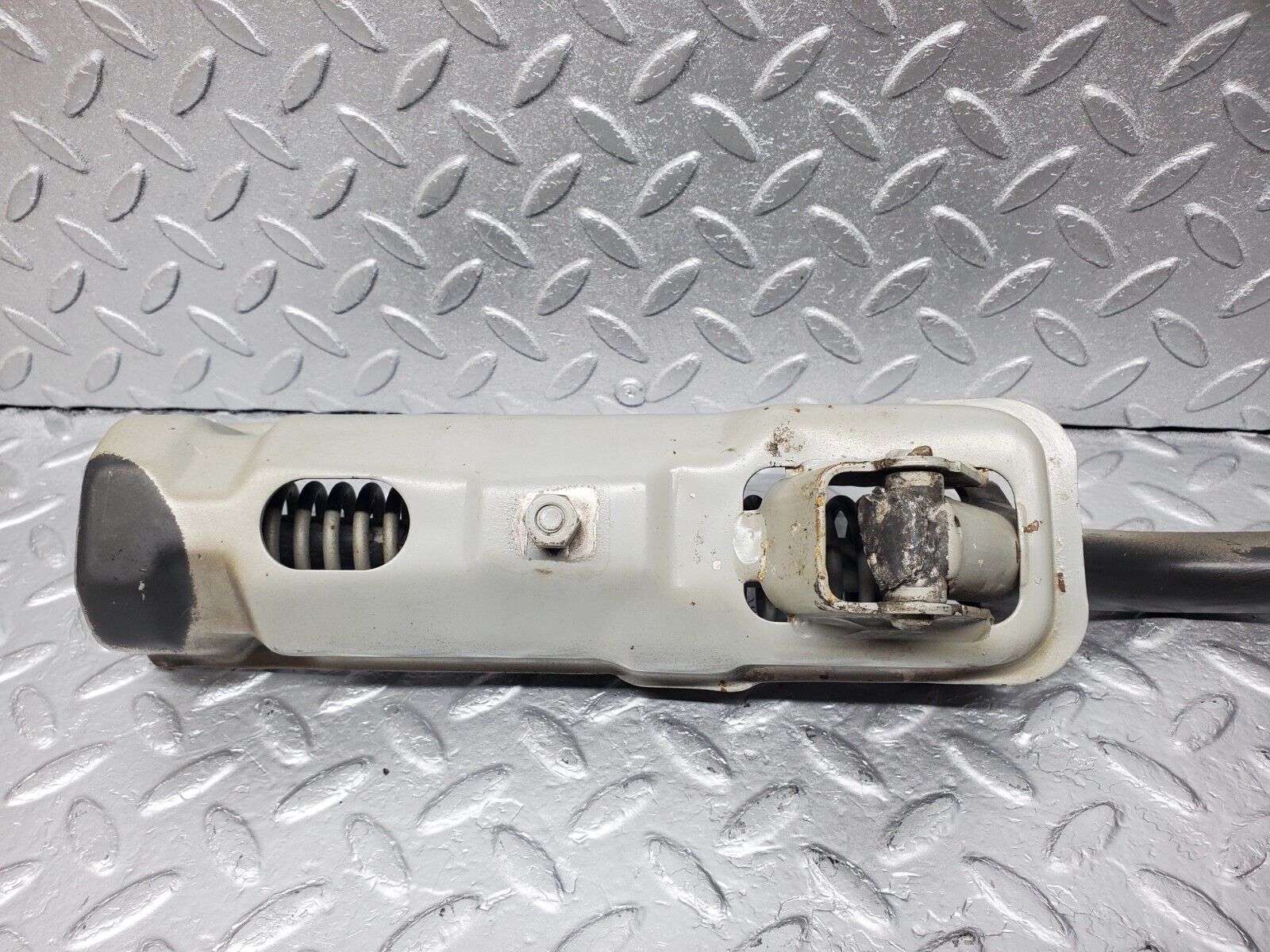 45833 Mercedes-Benz W126 420SE Trunk Lid Hinge Right Side