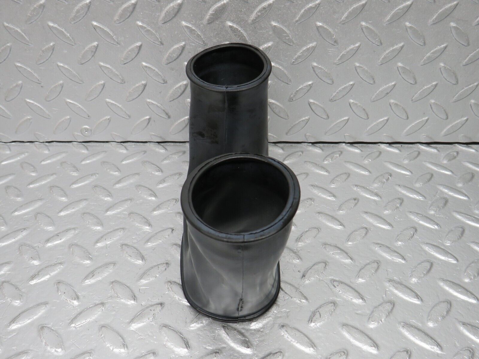 39147 Mercedes-Benz R107 500SL Air Duct Hose Rubber 1078310188