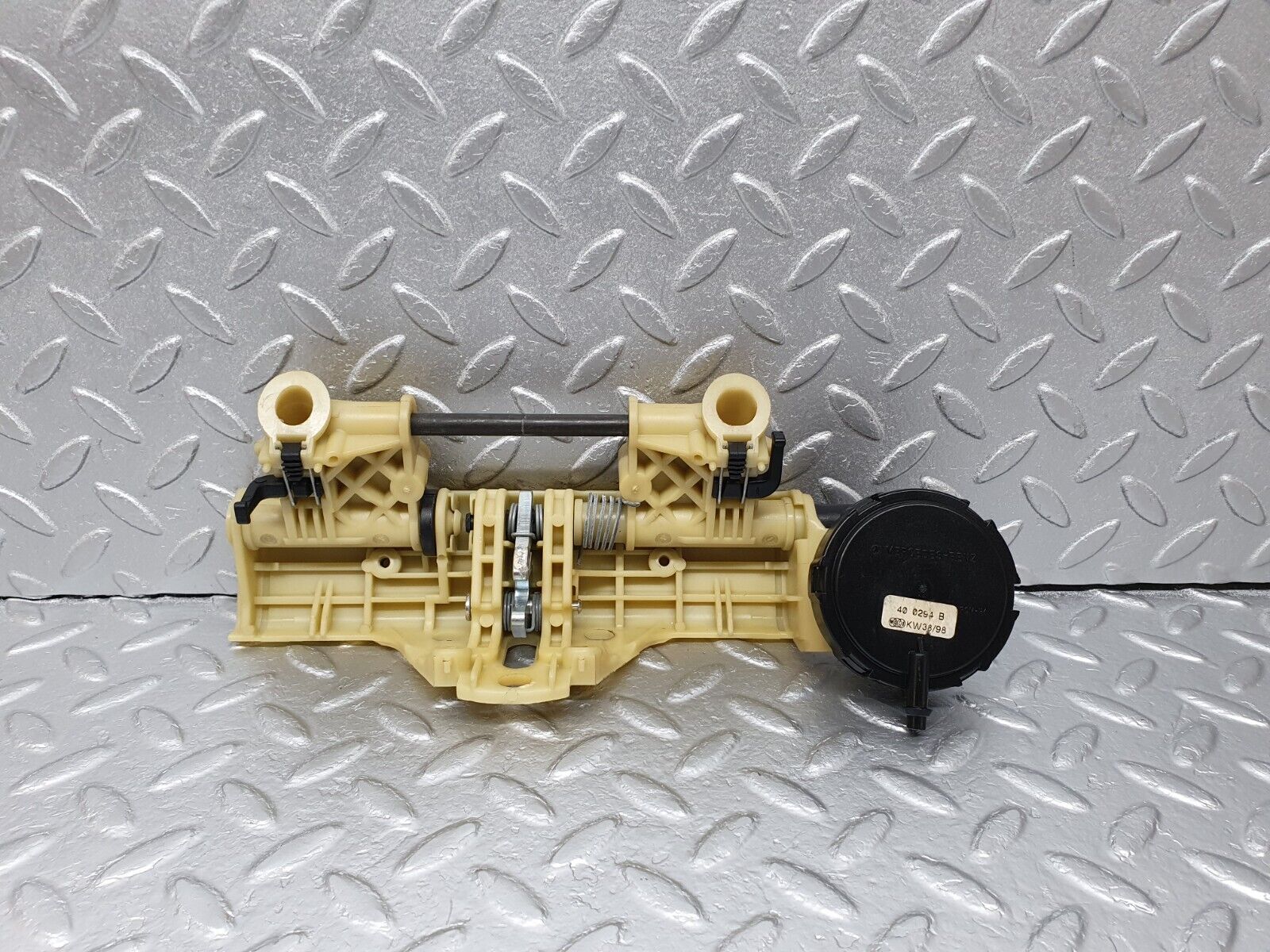41841 Mercedes-Benz W202 C200 Headrest Folding Mechanism