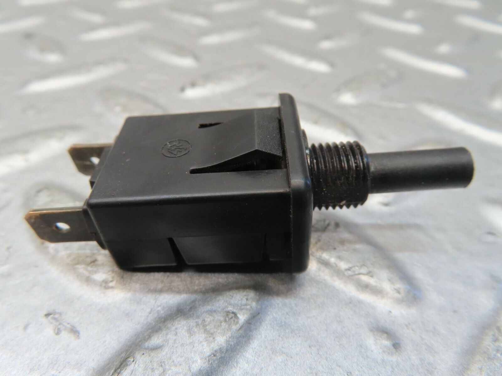 15786 Mercedes-Benz R107 450SL Glove Box Light Switch 0008213152