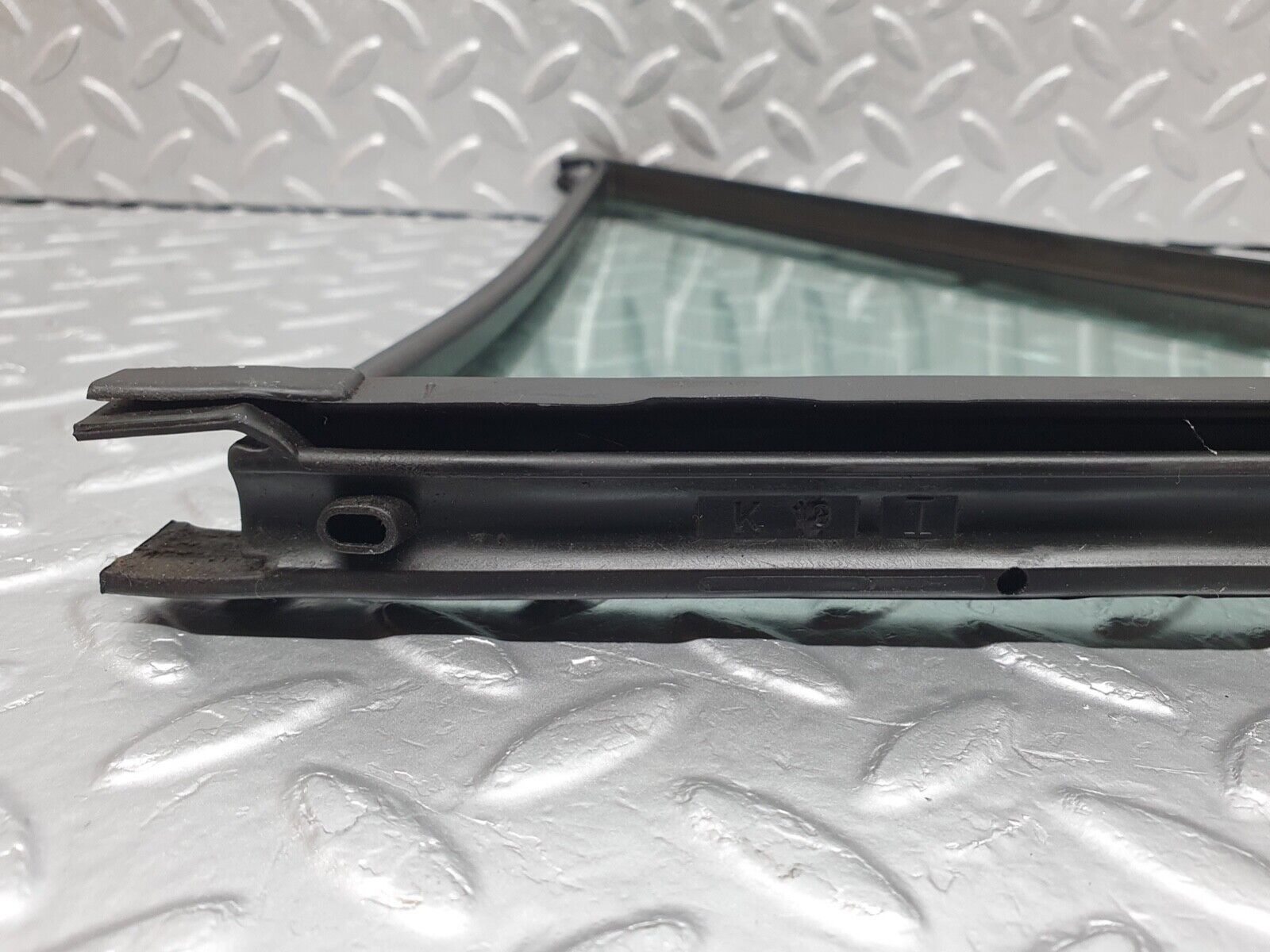 41996 Mercedes-Benz W202 C200 Rear Right Quarter Window Glass 2027350224