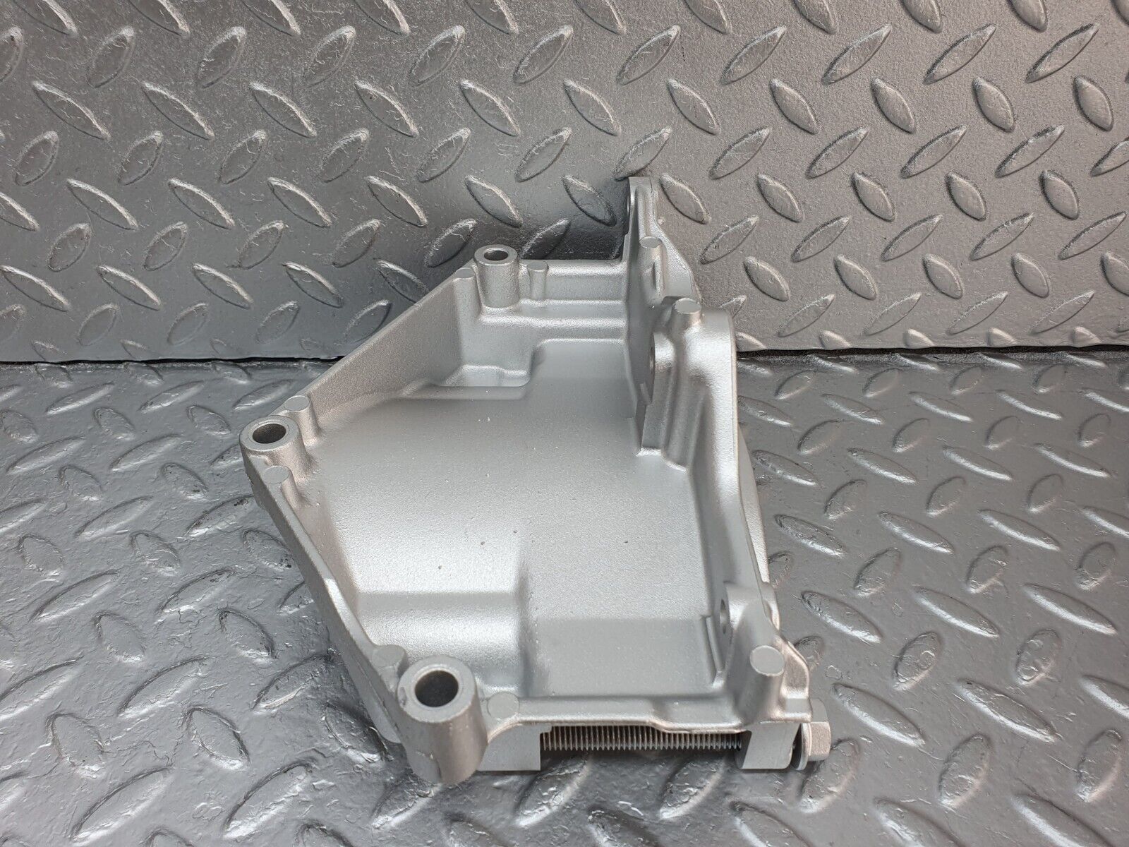 41890 Mercedes-Benz W202 C200 AC Compressor Support Bracket 1111550135