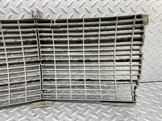44249 Mercedes-Benz W123 280E Bonnet Grill 1238880923