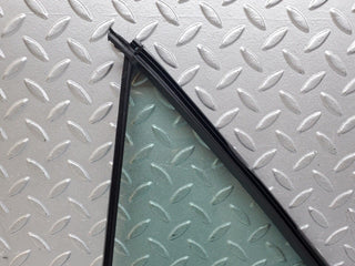 44636 Mercedes-Benz W124 220E Rear Right Quarter Window Glass 1247350624