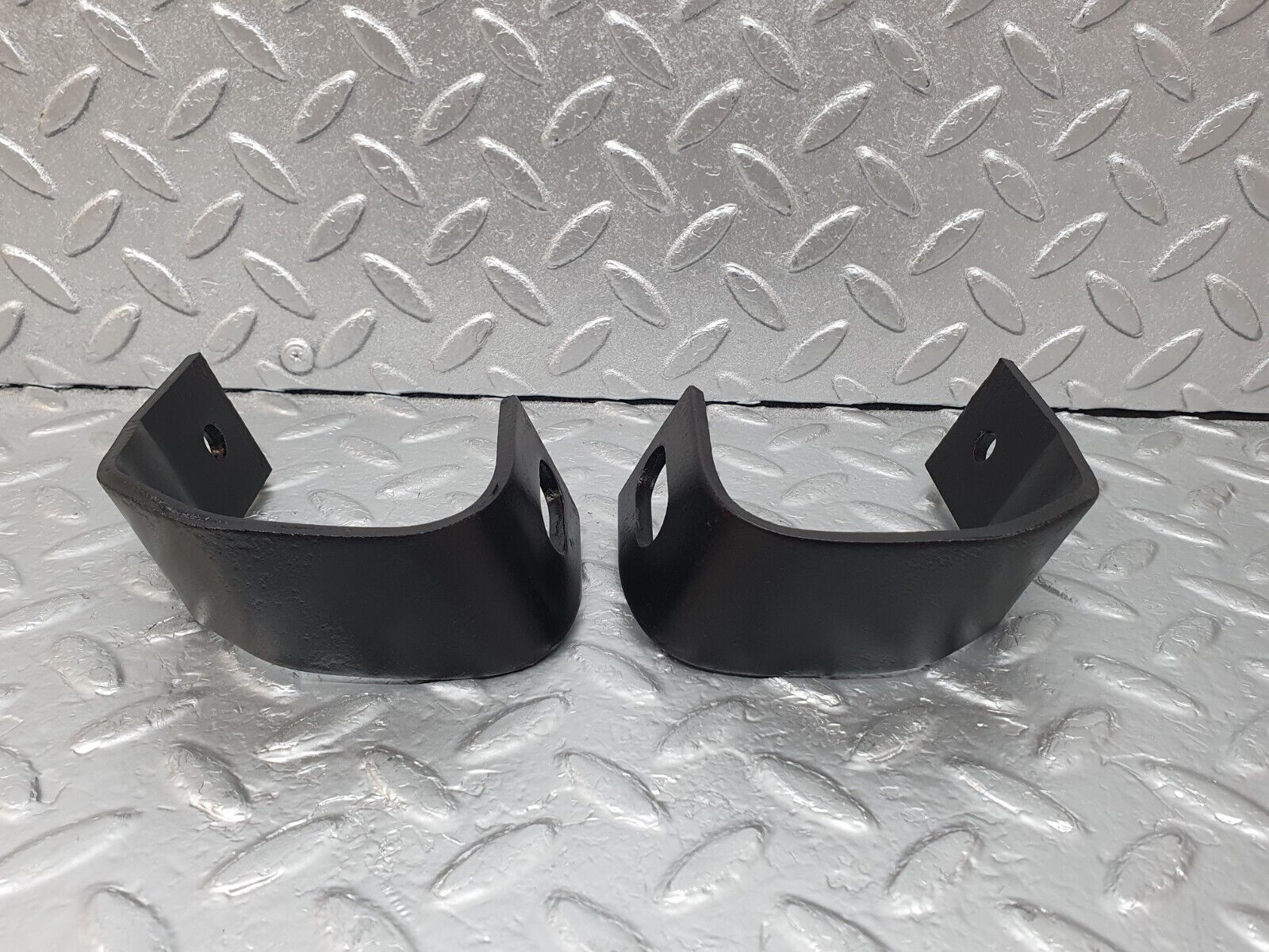 44219 Mercedes-Benz C123 230CE Coupe Front Bumper Bracket