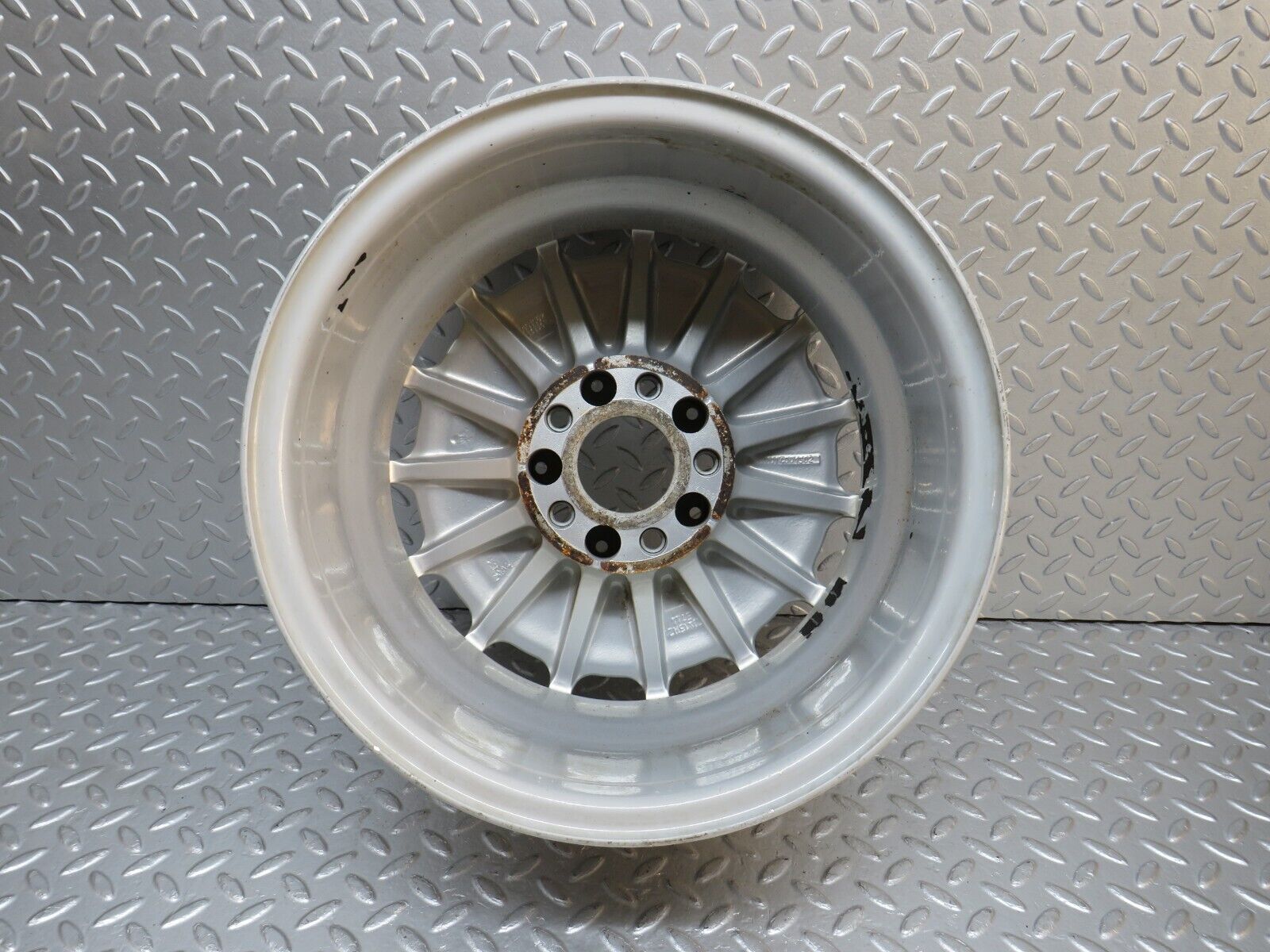 39529 Mercedes-Benz R107 Alloy Wheel 7Jx15H2 ET44 2014001302