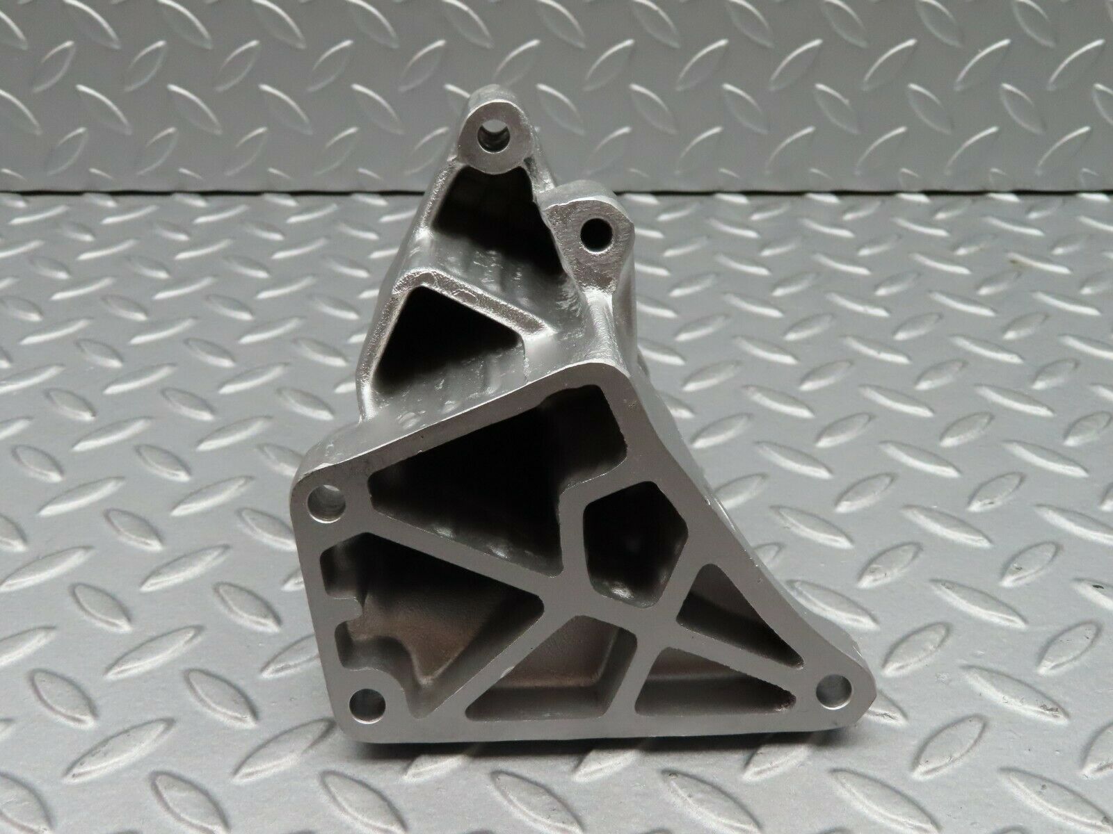 5114 Mercedes-Benz R107 350SL Alternator Generator Bracket 1161551135