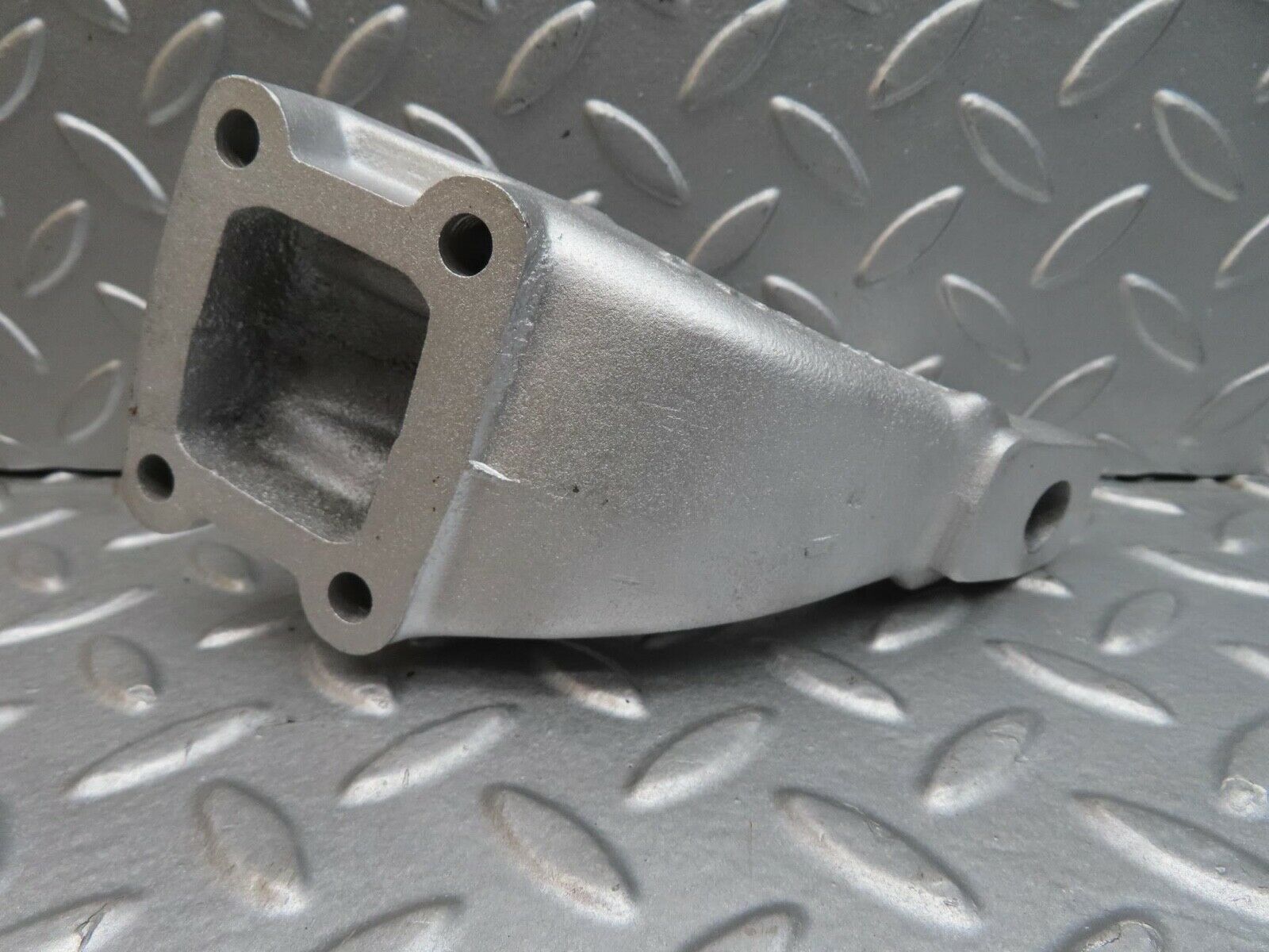 13706 Mercedes-Benz R107 450SL Engine Mount Bracket Right Side 1162234504