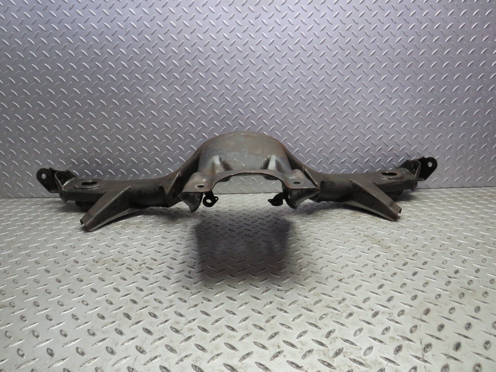 39968 Mercedes-Benz R107 350SL Rear Subframe Axle Carrier