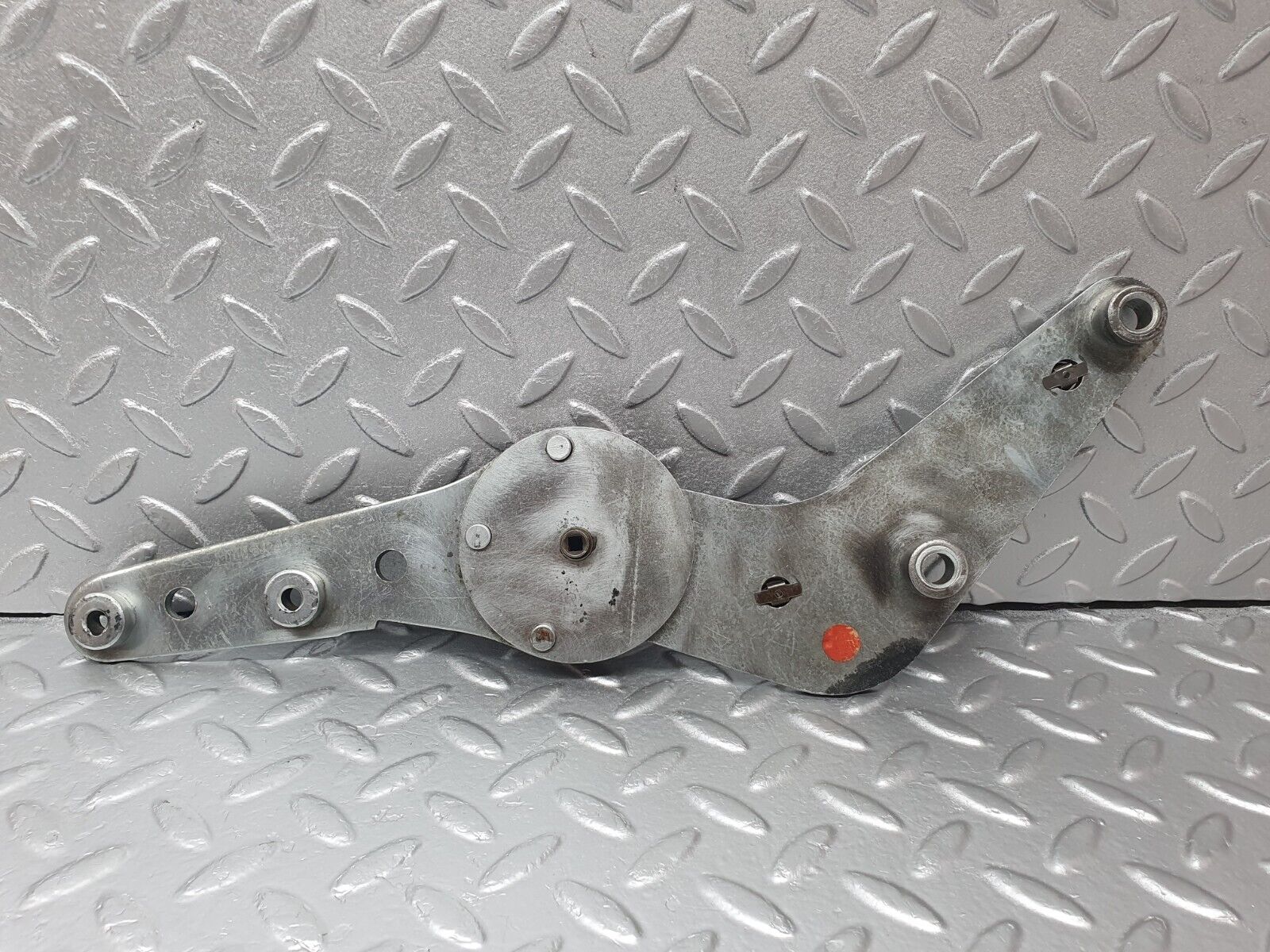 43331 Mercedes-Benz W108 280SE Front Right Seat Hinge Pair With Rod 0009106586 0009106485