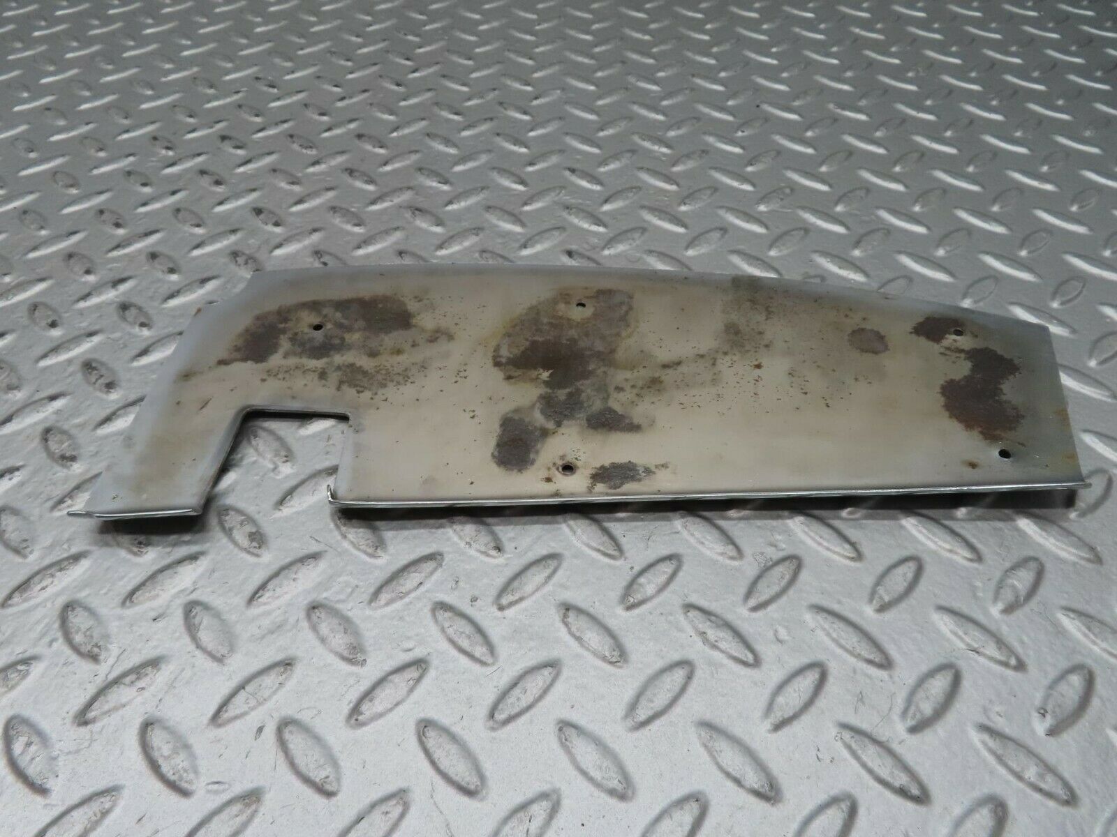 15620 Mercedes-Benz R107 450SL Left Door Chrome Trim