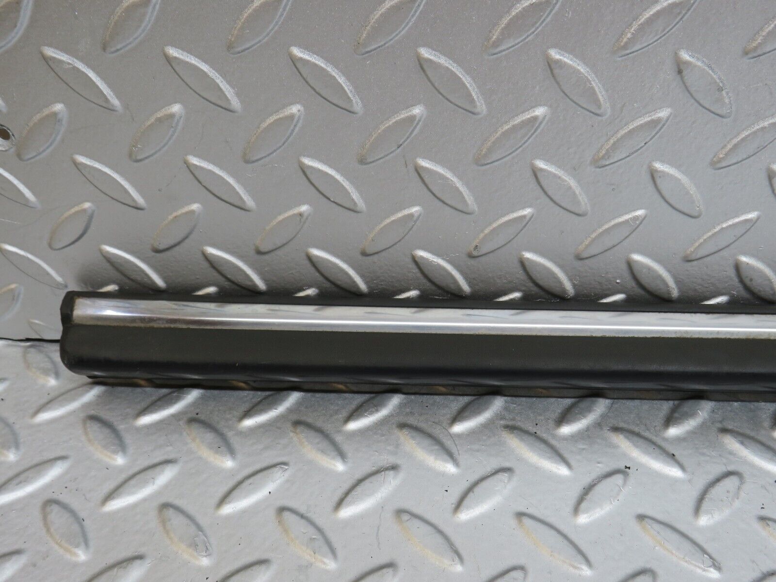 35367 Mercedes-Benz R107 280SL Right Door Centre Moulding Trim