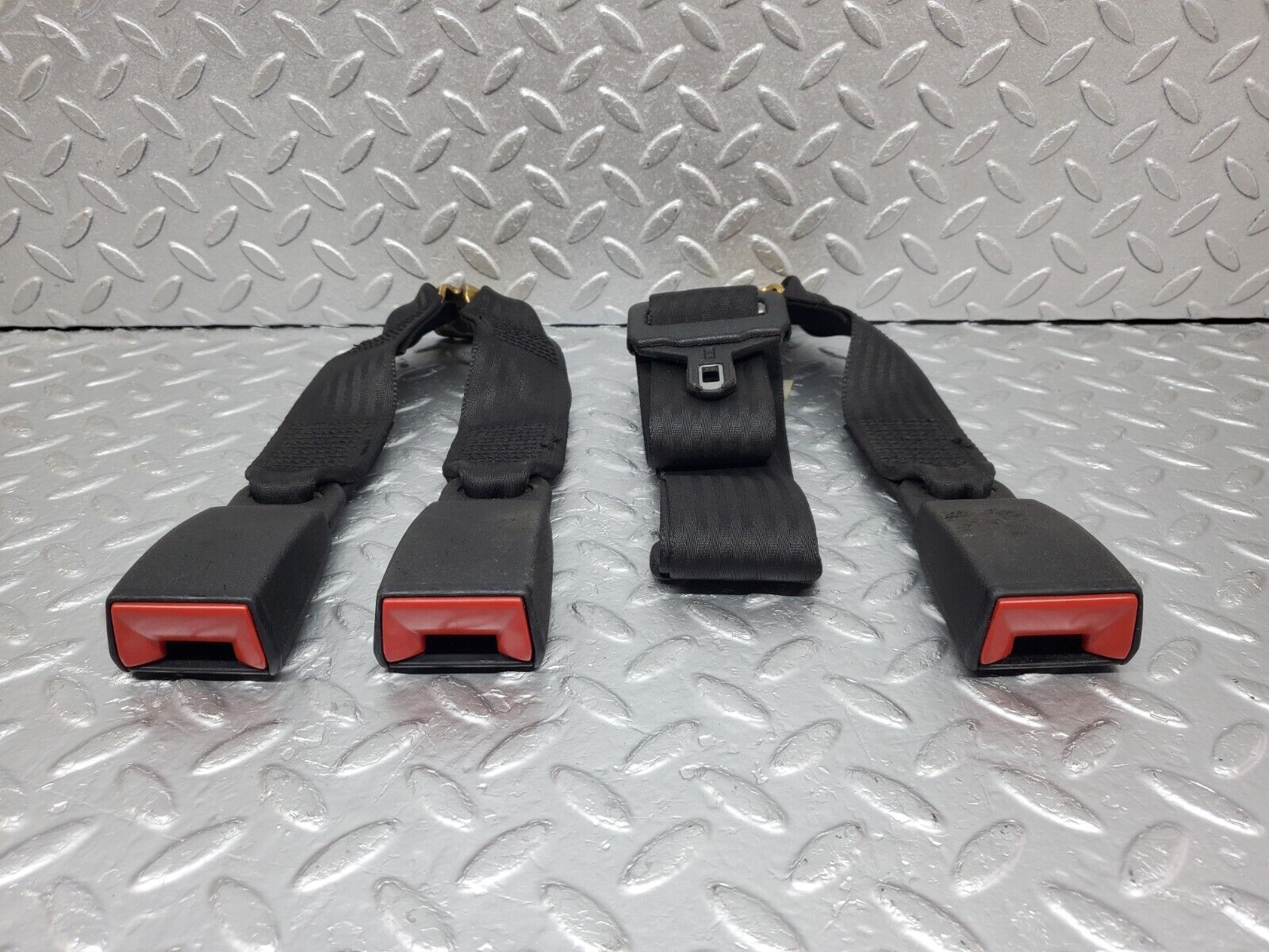 44521 Mercedes-Benz W123 280E Rear Seat Belt Set With Buckles 1268608985 1238603986 1238607369
