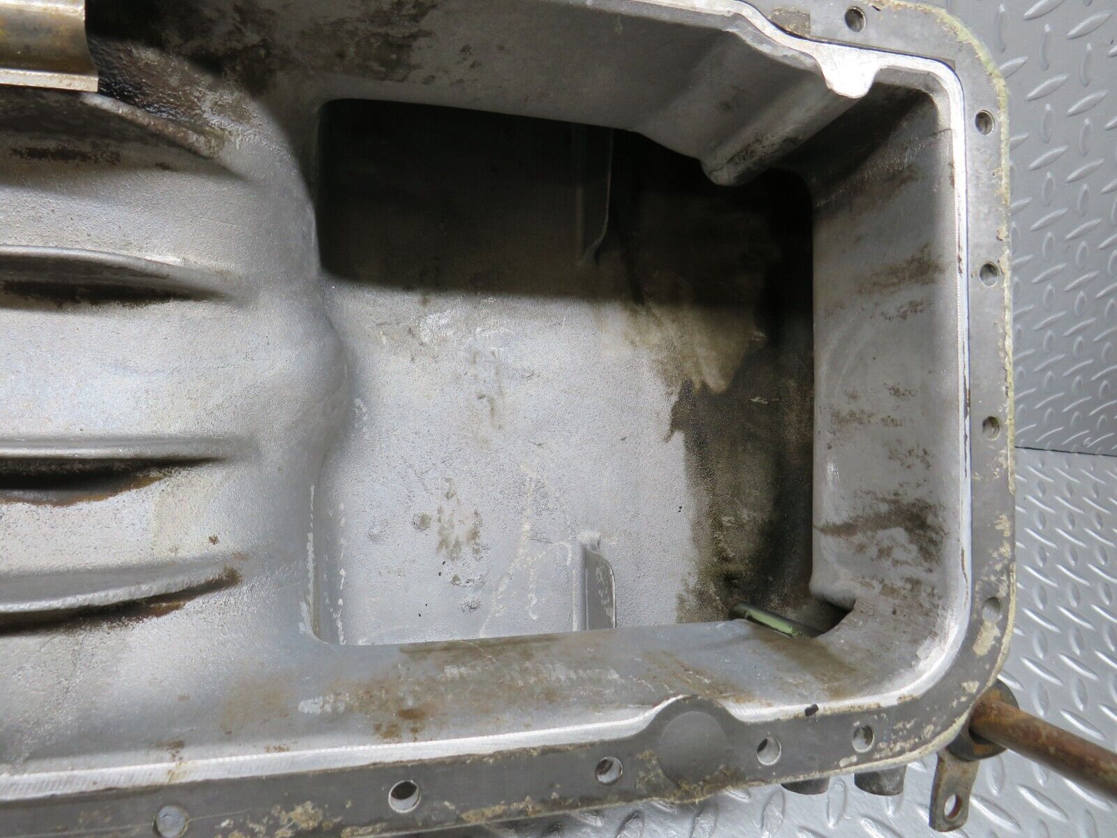 39318 Mercedes-Benz R107 500SL Oil Pan Oil Sump 1160105513