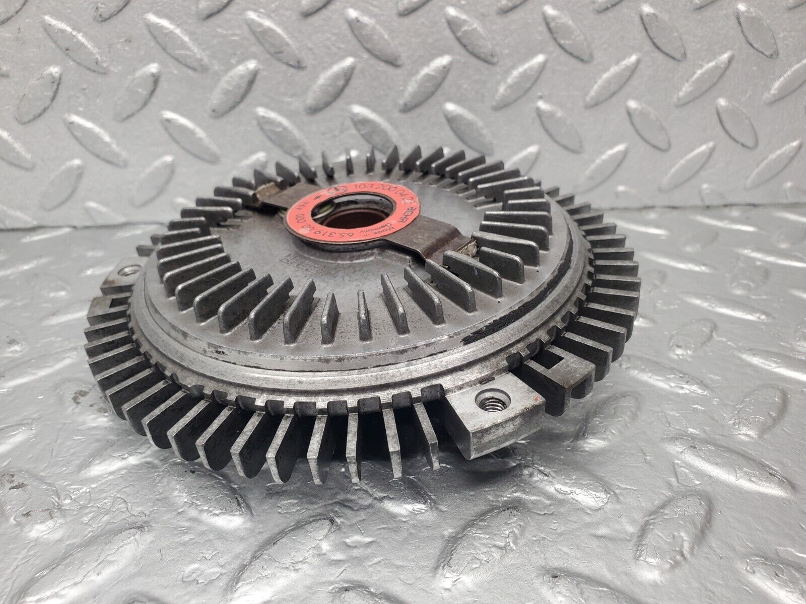46166 Mercedes-Benz W124 280E Fan Clutch 1032000422