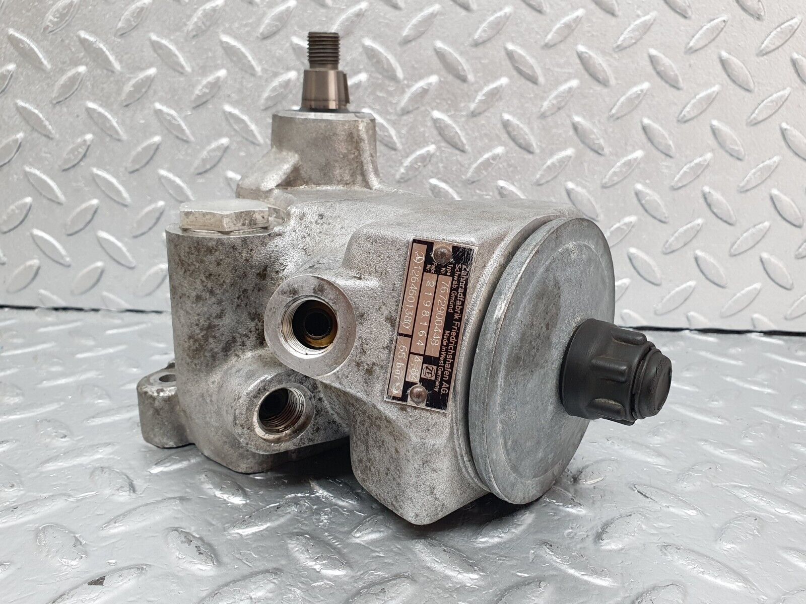 44133 Mercedes-Benz C123 230CE Coupe Power Steering Pump 1264601380 7672900448