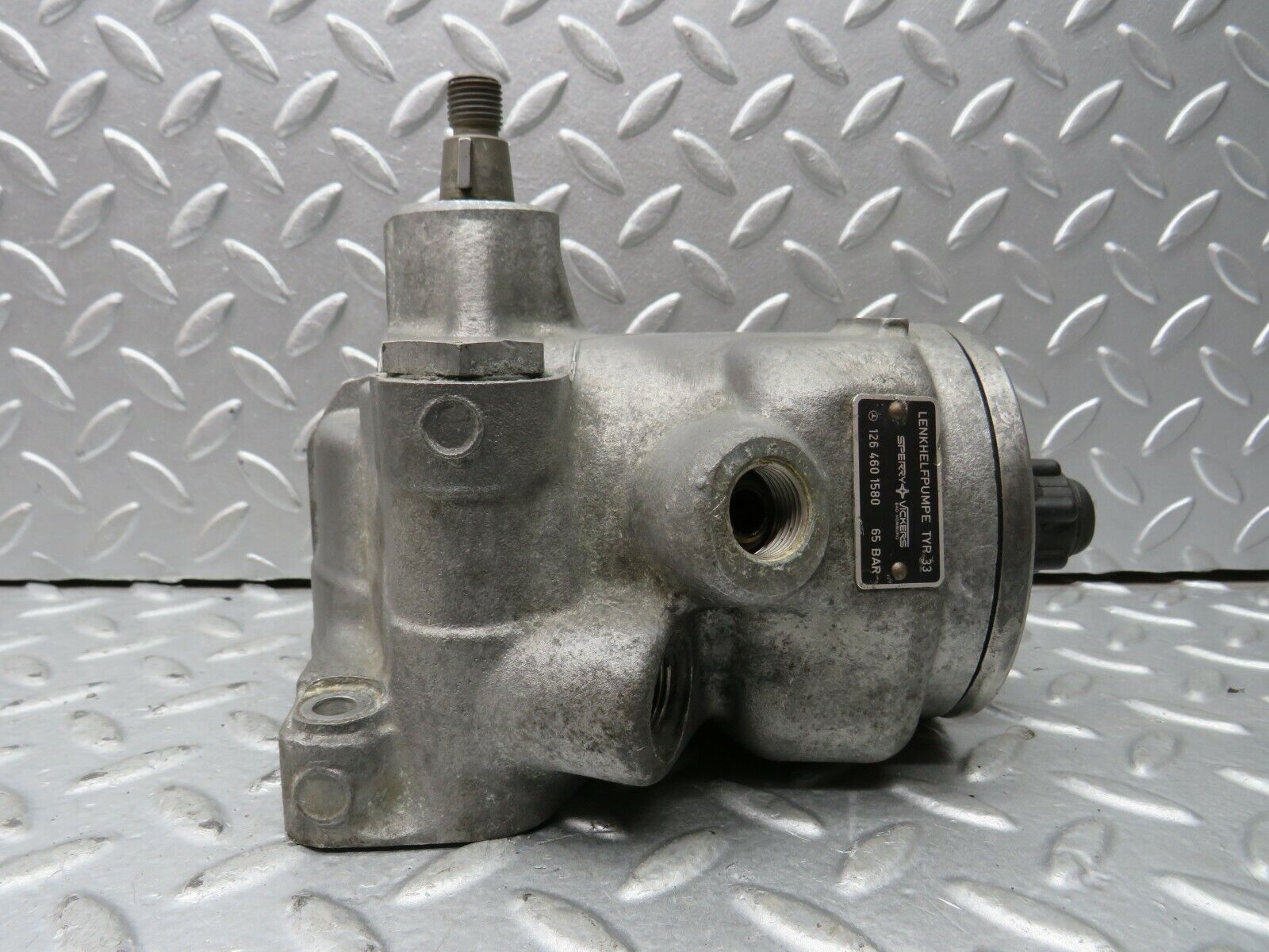 22203 Mercedes-Benz S123 280TE Wagon Power Steering Pump 1264601580