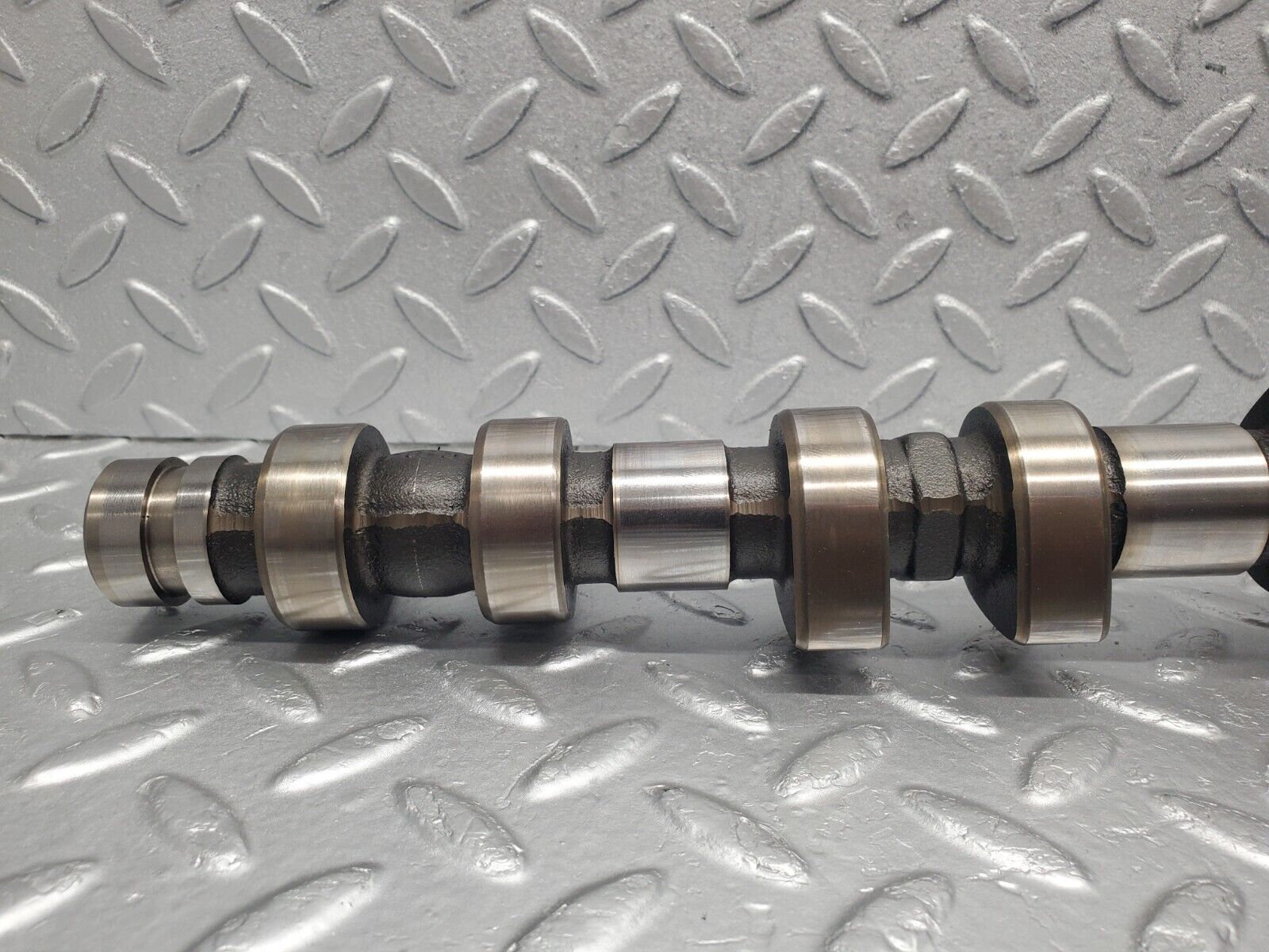 46223 Mercedes-Benz W124 280E Camshaft R1044501