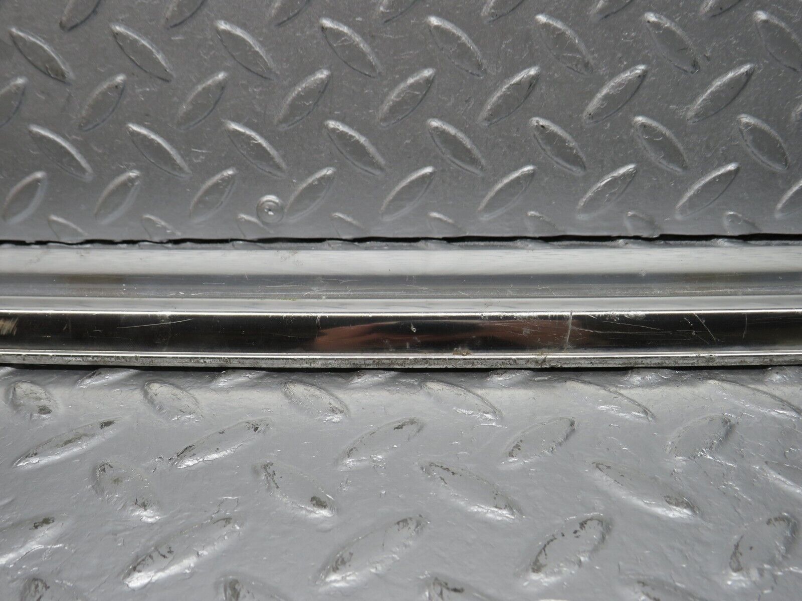 39859 Mercedes-Benz R107 350SL Hardtop Under Windshield Chrome Trim